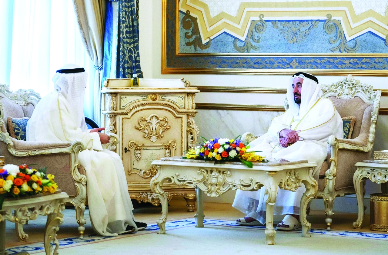 "سلطان القاسمي خلال استقباله صلاح البعيجان | وام"