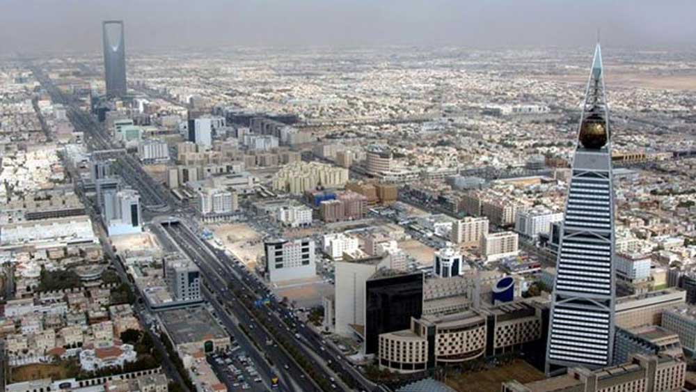 الموارد البشرية السعودية تحدد المهن التي يسمح لزوج المواطنة العمل بها