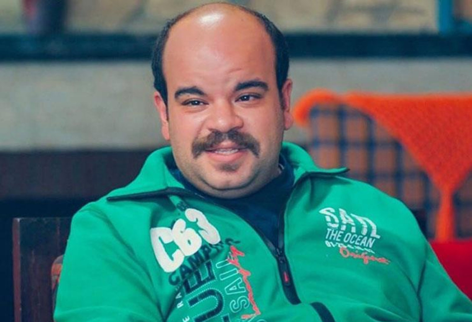 الفنان محمد عبد الرحمن يجري جراحة في القلب