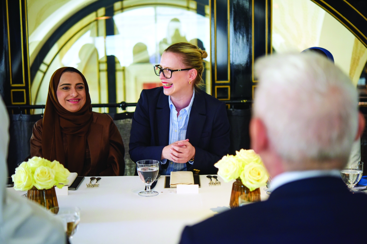 "شمسة صالح خلال مشاركتها في أحد اللقاءات"