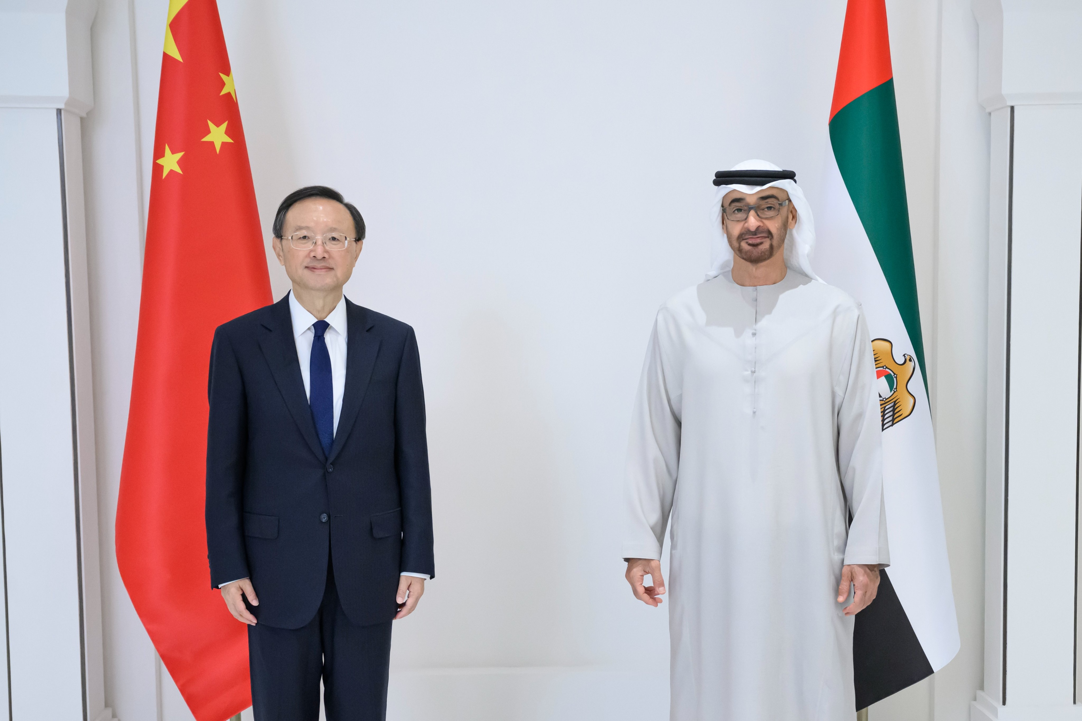 رئيس الدولة يستقبل المبعوث الخاص للرئيس الصيني
