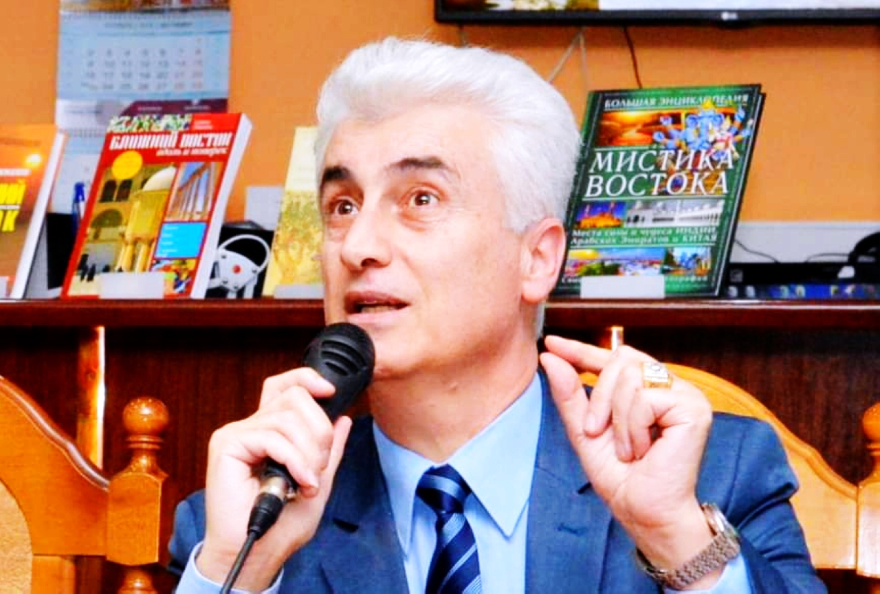 ترجمة الأدب الروسي.. الانتقال من اللغة الوسيطة إلى الأصل