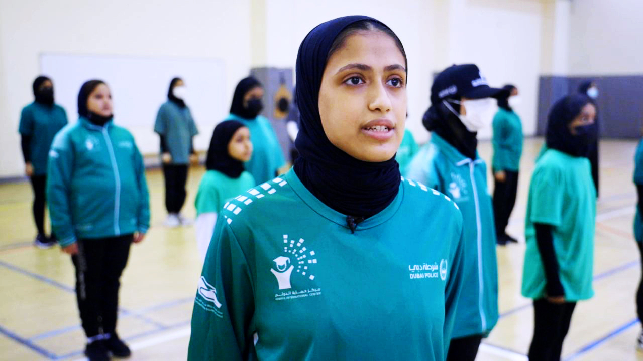 "الطالبة ريناد معاذ"