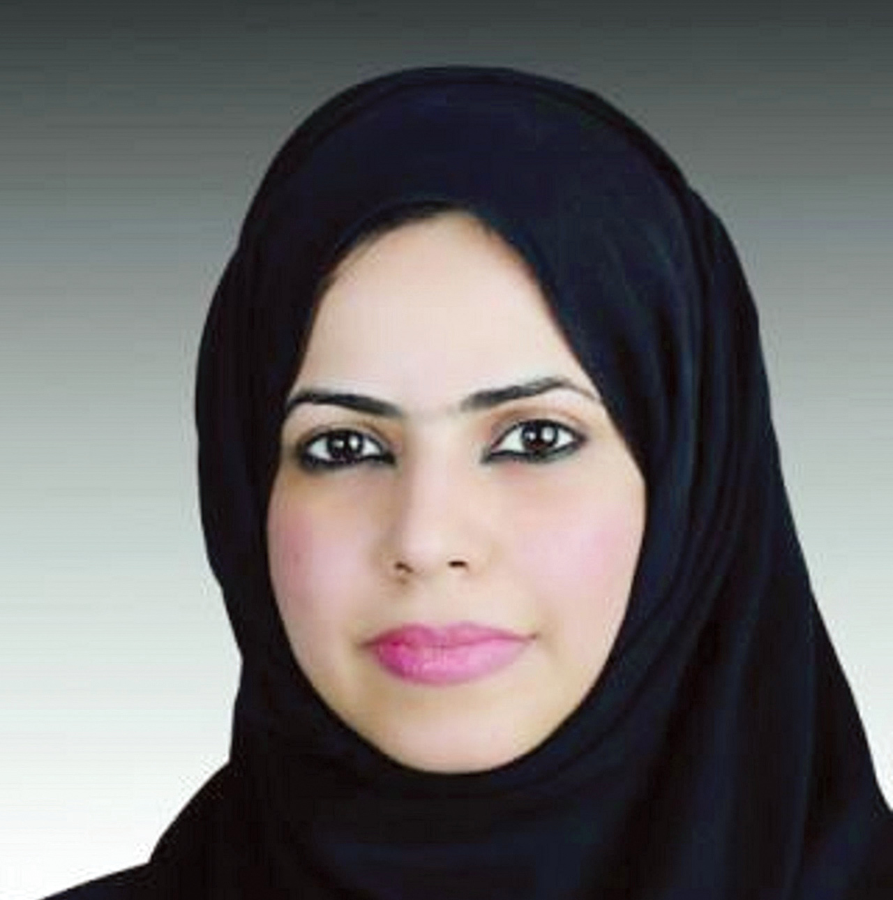 "فاطمة المزروعي"