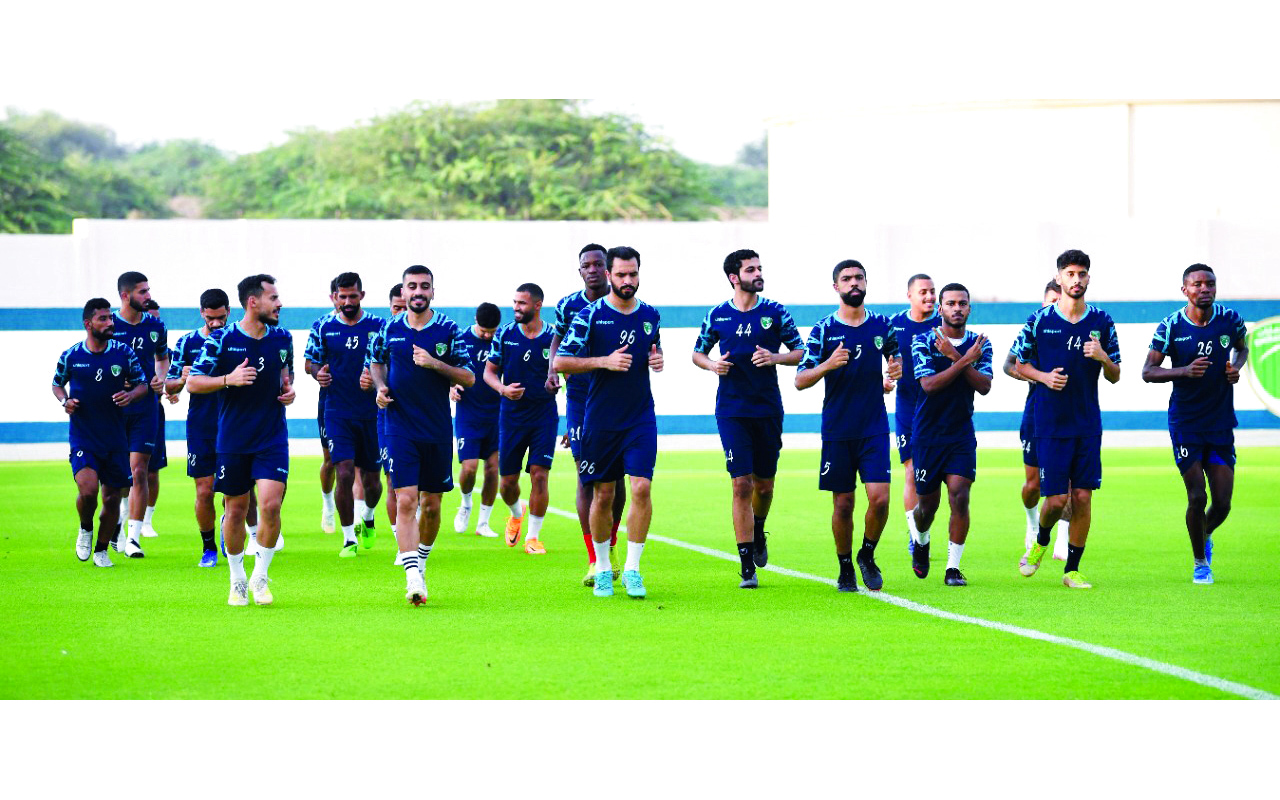 "الصقور يواصل تحضيراته على ملعبه | البيان"