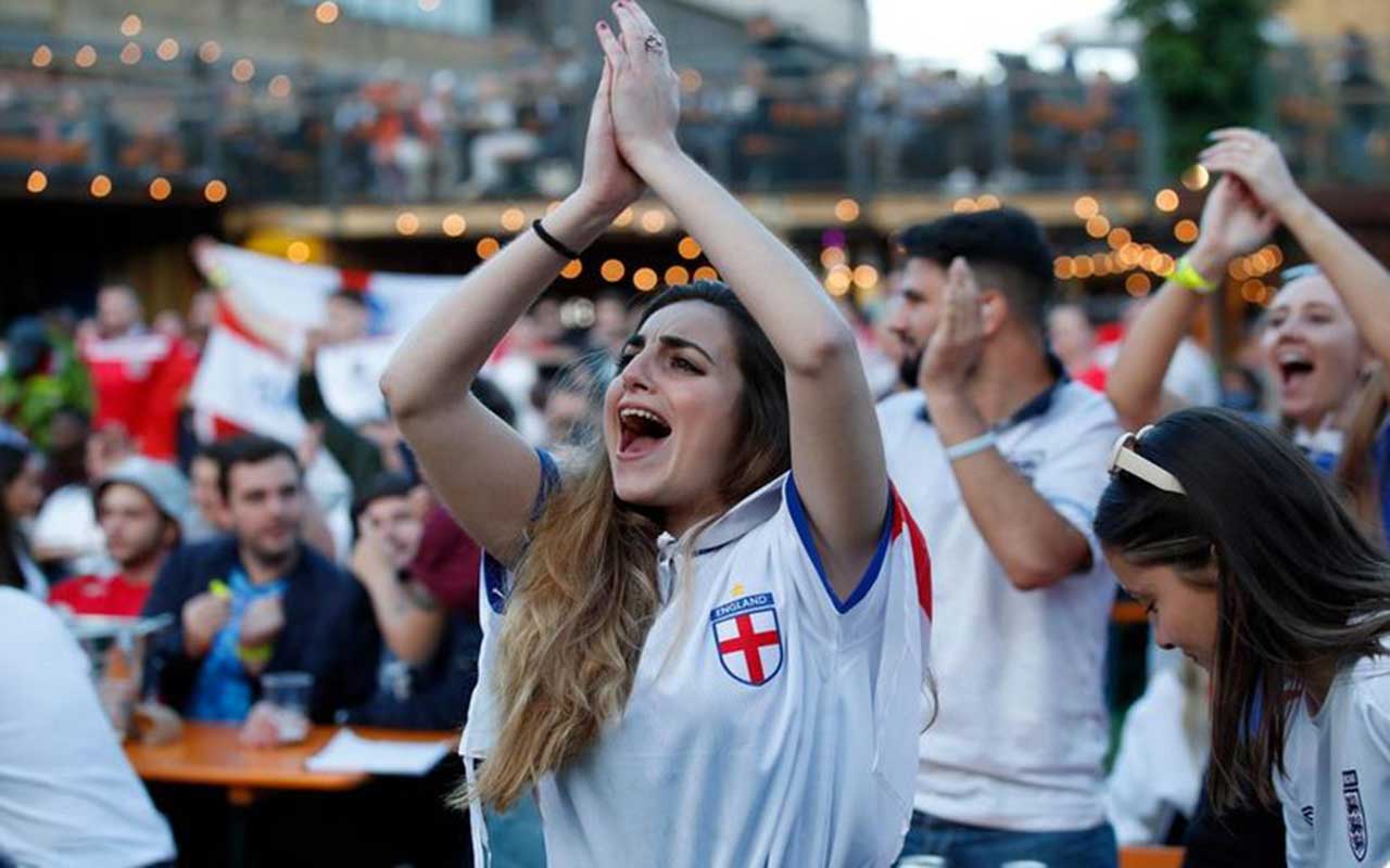 إجراءات صارمة بحق الجماهير حال اقتحام الملاعب في الدوري الإنجليزي