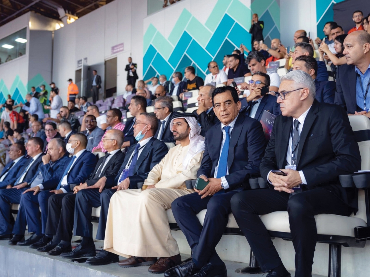 "راشد بن حميد خلال متابعته للمباراة | البيان"