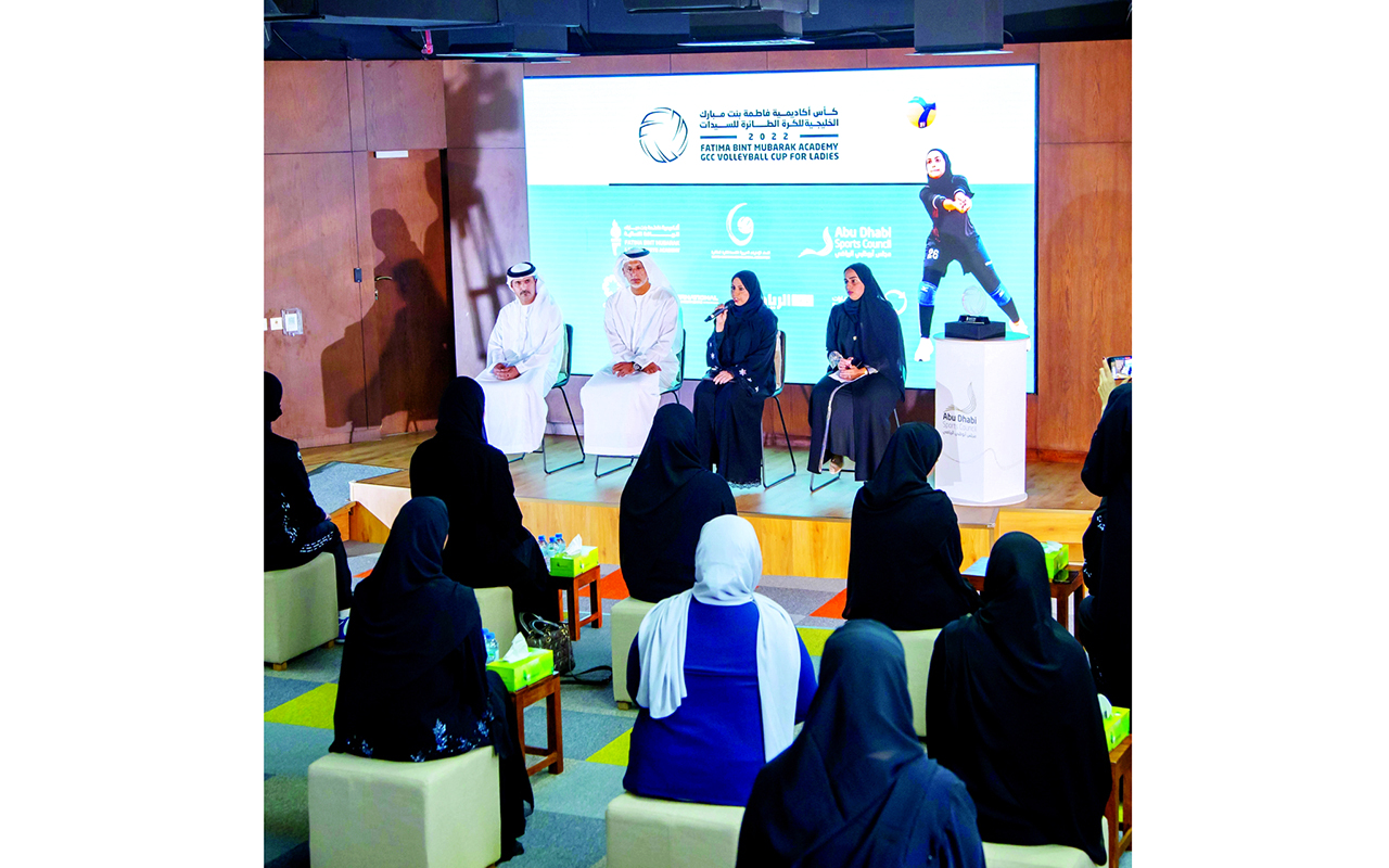 "طلال الهاشمي وعوض المنصوري وأمل العفيفي وفاطمة العامري خلال المؤتمر الصحافي | البيان"