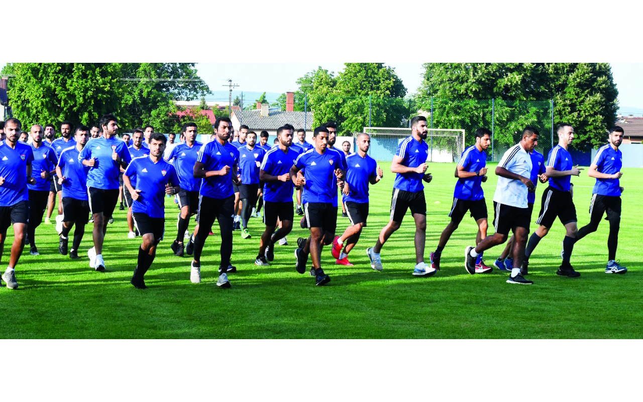 "جانب من تدريبات سابقة لقضاة الملاعب | أرشيفية"