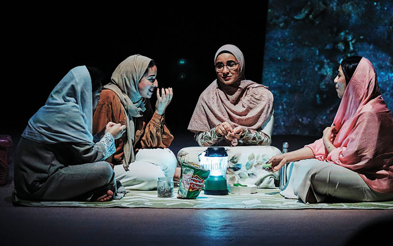 "مسرحية الرحيل"