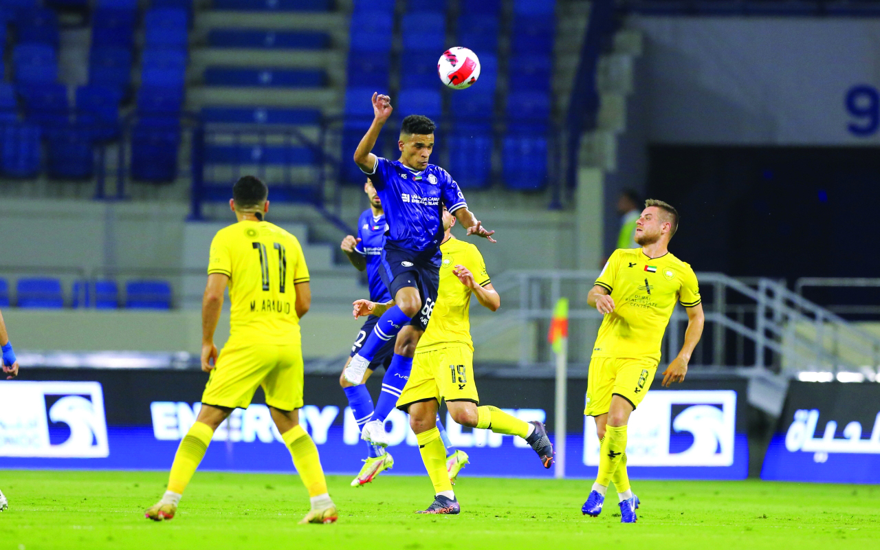 "جانب من مباراة سابقة للنصر والوصل في استاد آل مكتوم | أرشيفية"