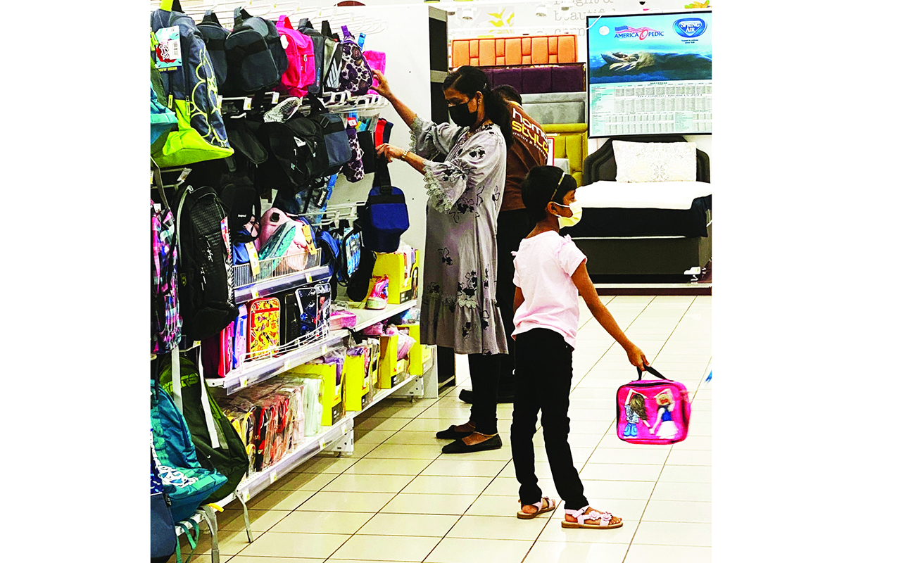 "الحملة توفر معروضات متنوعة بأسعار تنافسية | تصوير: زافير ويلسون"