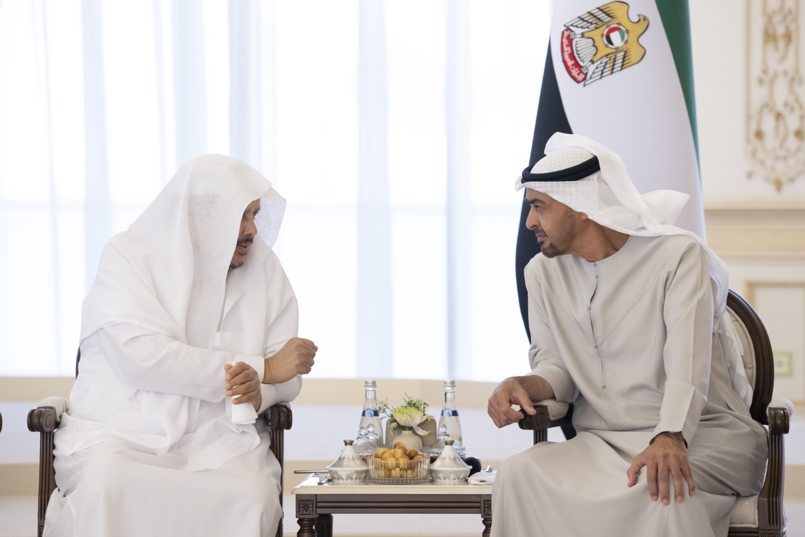 رئيس الدولة يستقبل رئيس مجلس الشورى في المملكة العربية السعودية