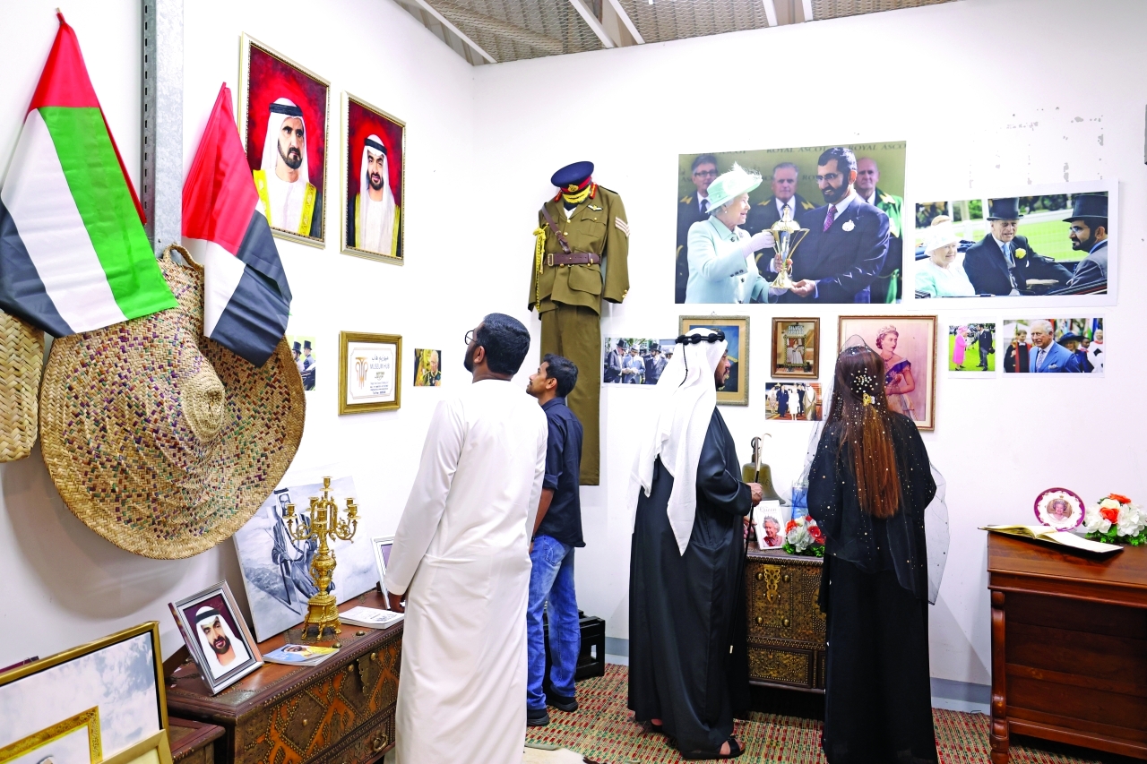 معرض في «ميزيوم هاب» بدبي يضيء سيرة الملكة الراحلة
