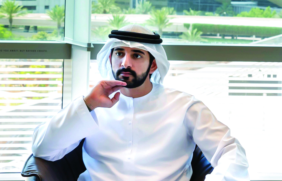 "حمدان بن محمد خلال الاجتماع | تصوير : خليفة عيسى"