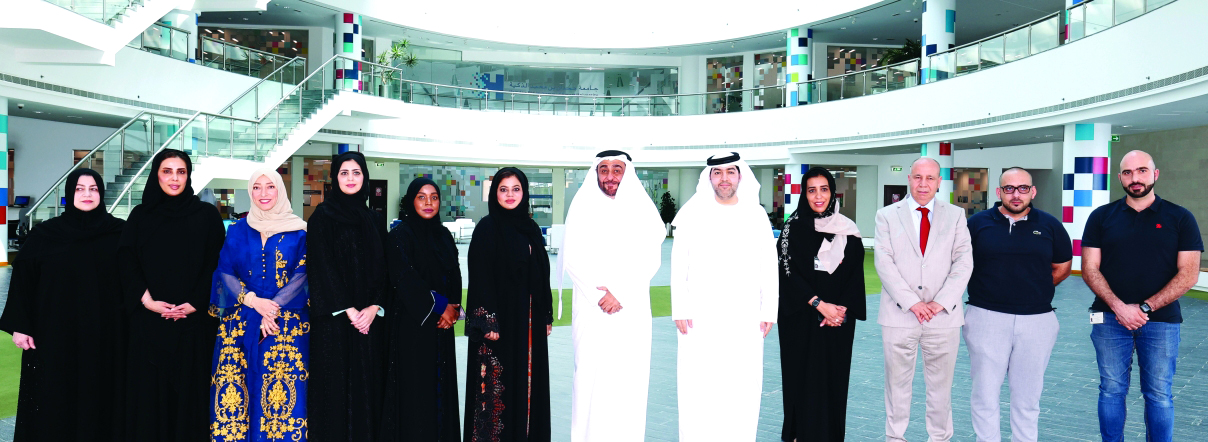 "منصور العور ومنى بوسمرة وفهد السعدي وآمنة البنا وناهد النقبي وفريق الجامعة | تصوير: دينيس مالاري"