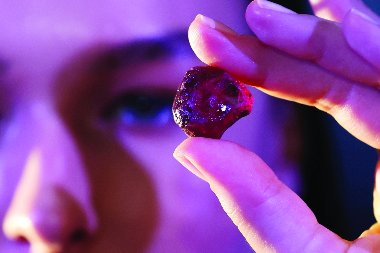 "حجر الياقوت الموزمبيقي «إستريلا دي فيورا»"