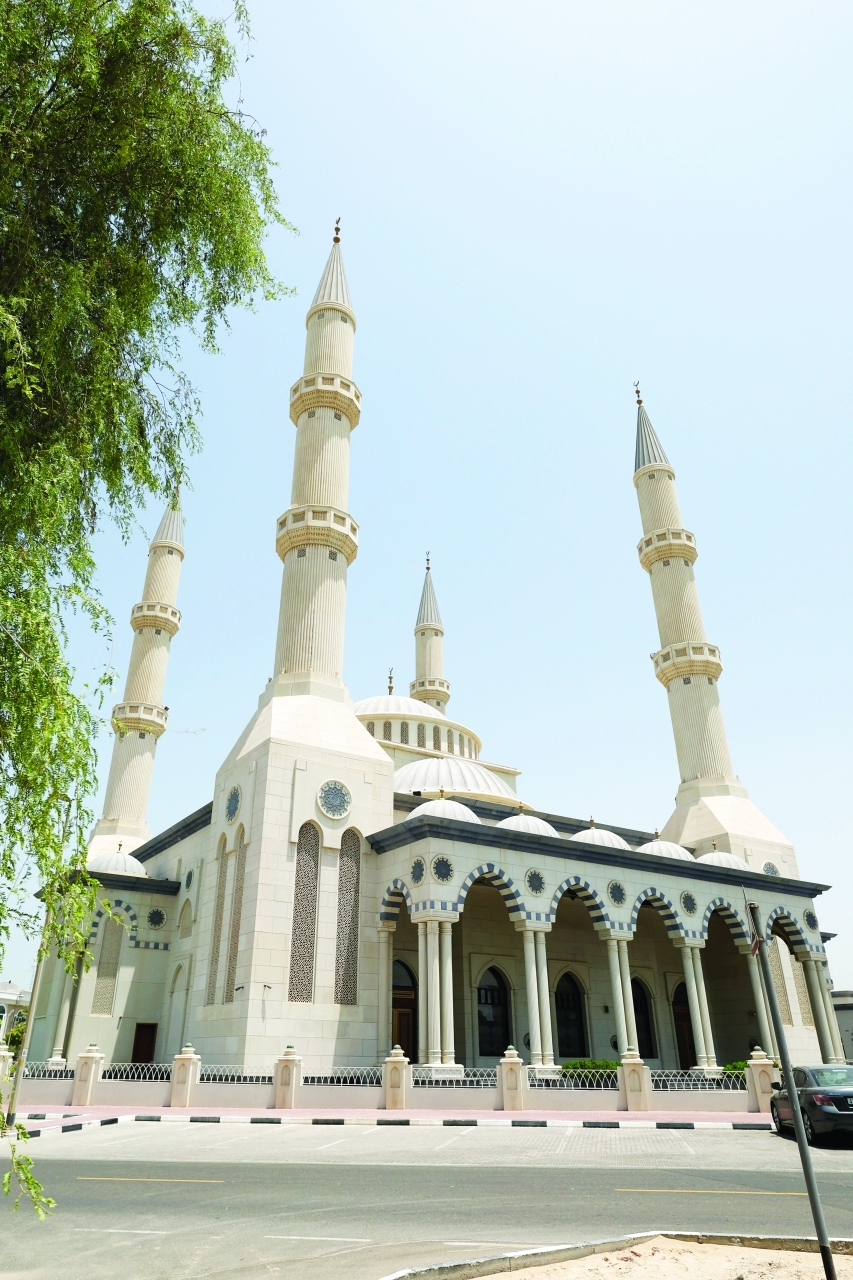 مسجد الفاروق عمر بن الخطاب معلم حضاري يشع نوراً وتنويراً
