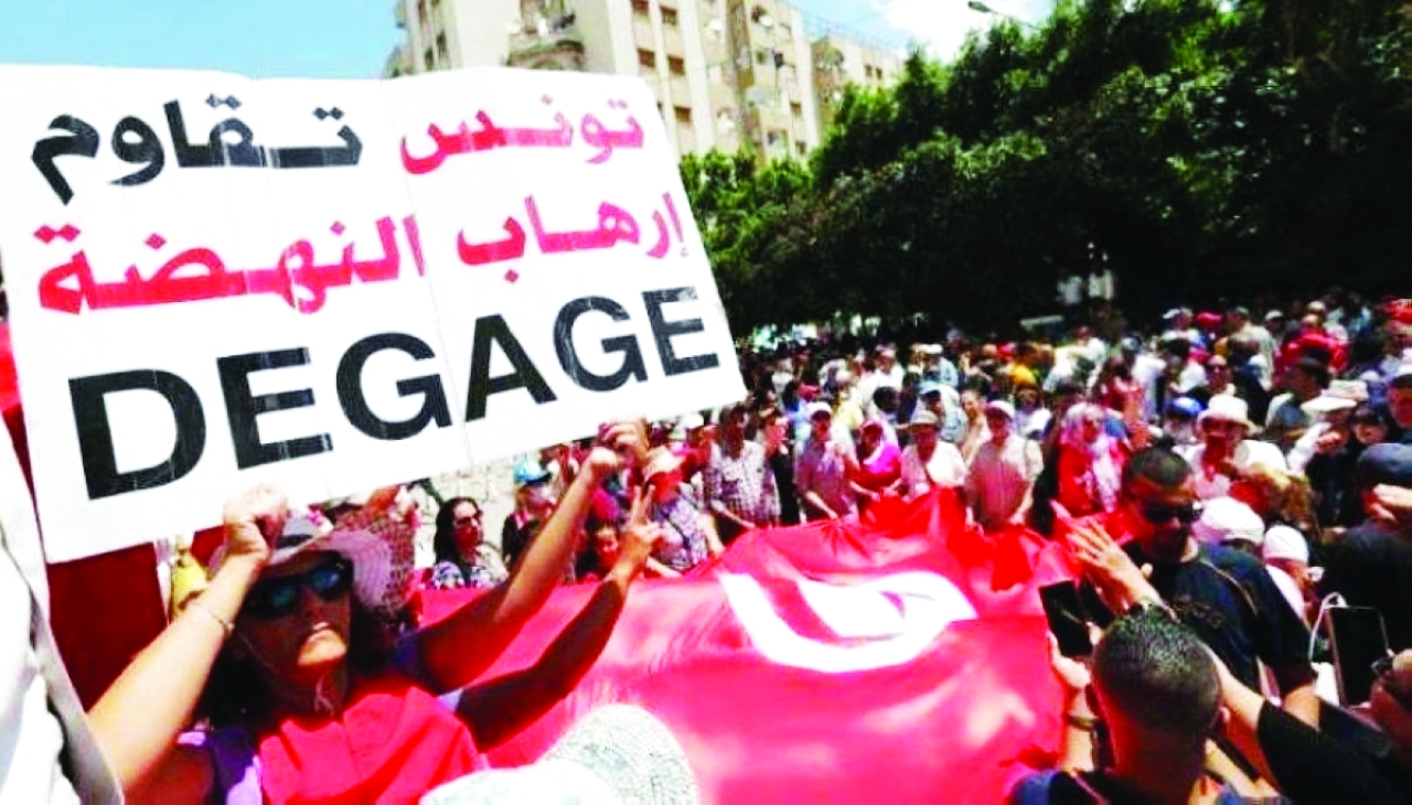 «تسفير الإرهابيين» يطيح رؤوس «إخوان» تونس