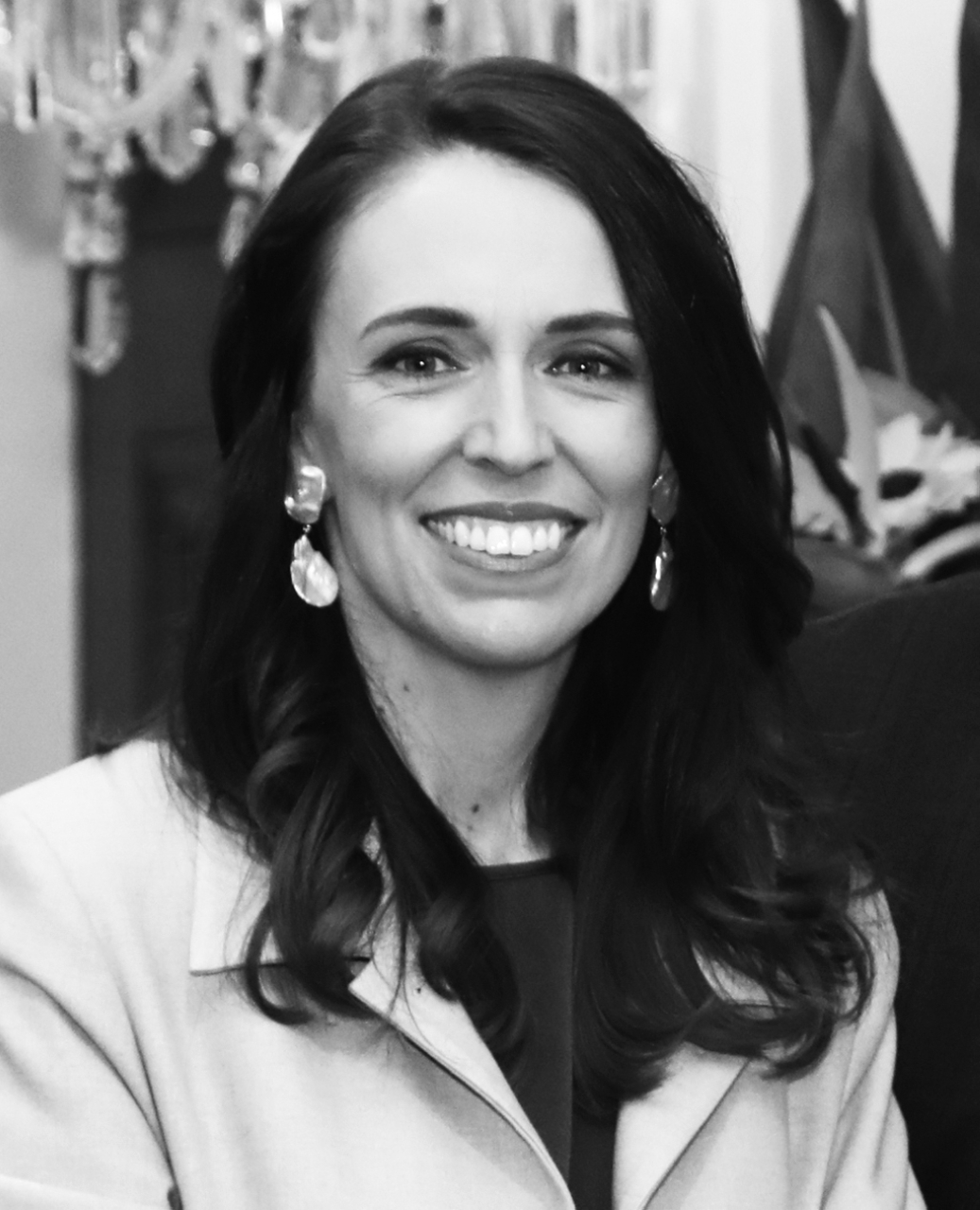 "2020 فوز بأغلبية واضحة لحزب العمال بقيادة رئيسة وزراء نيوزيلندا جاسيندا أرديرن في الانتخابات العامة."