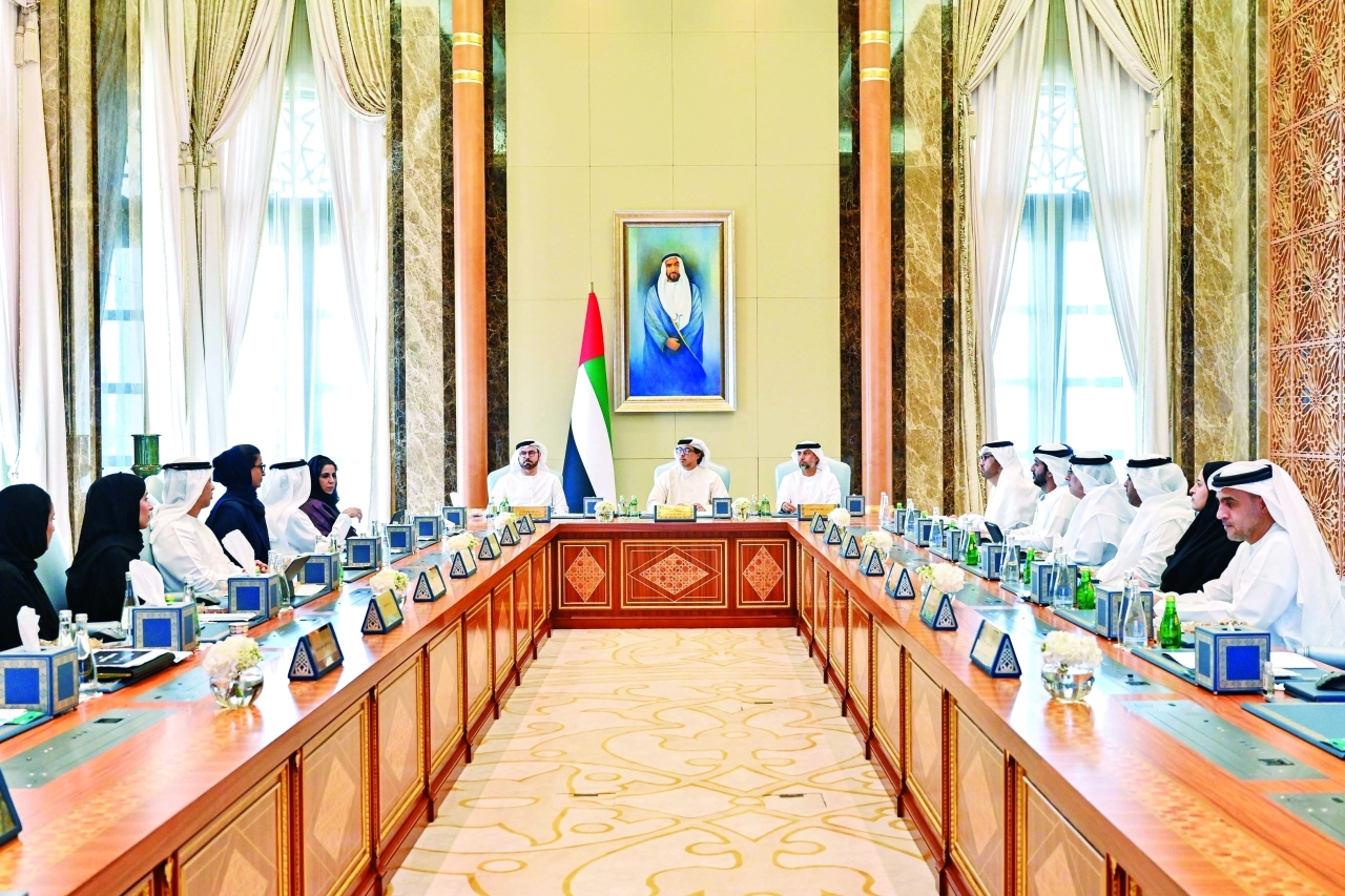 "منصور بن زايد مترئساً اجتماع المجلس الوزاري للتنمية بحضور الأعضاء | من المصدر"