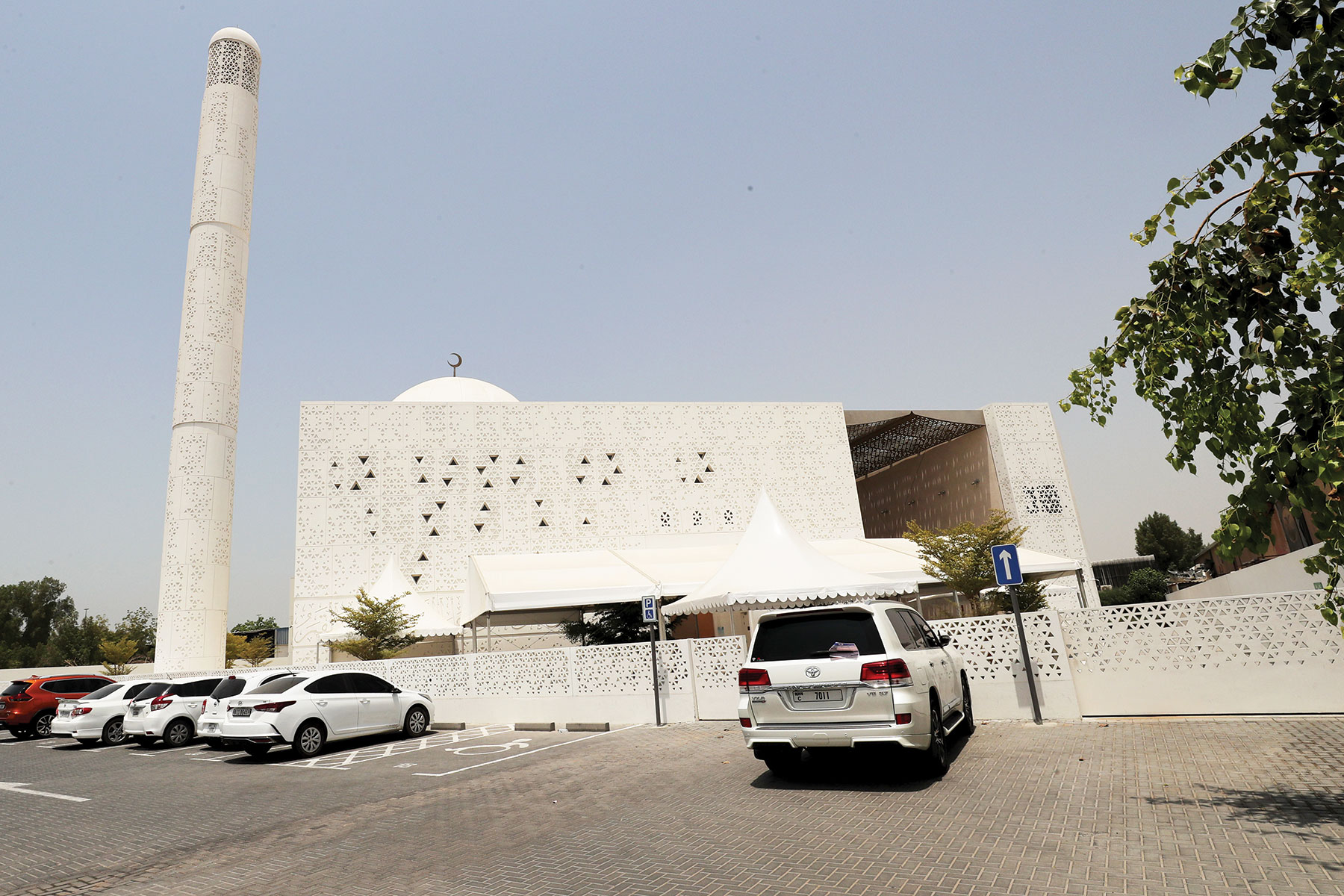 "جامع محمد عبد الخالق قرقاش في منطقة القوز بدبي - تصوير /إبراهيم صادق"