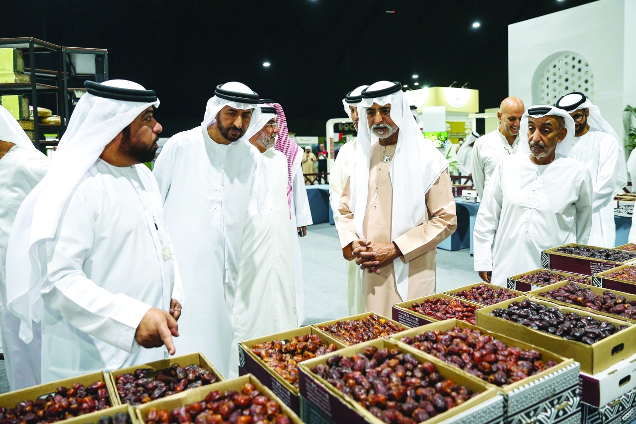 نهيان بن مبارك:  مهرجان ومزاد ليوا للتمور يروج للمنتجات الإماراتية دولياً