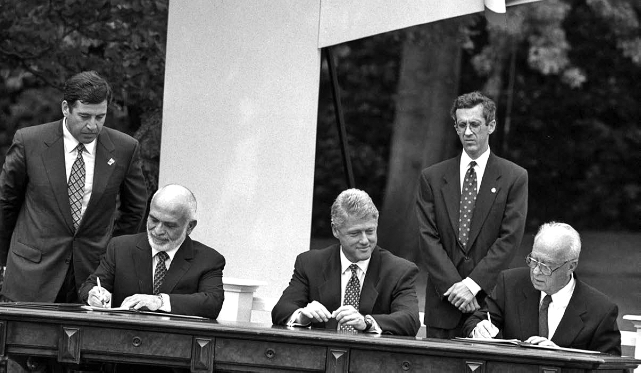 "1994توقيع معاهدة «وادي عربة» للسلام بين الأردن وإسرائيل."