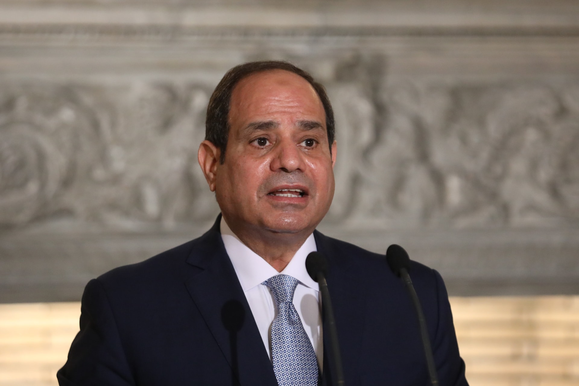 السيسي يوافق على منح الرخصة الذهبية للمستثمرين المتقدمين لها لمدة 3 شهور