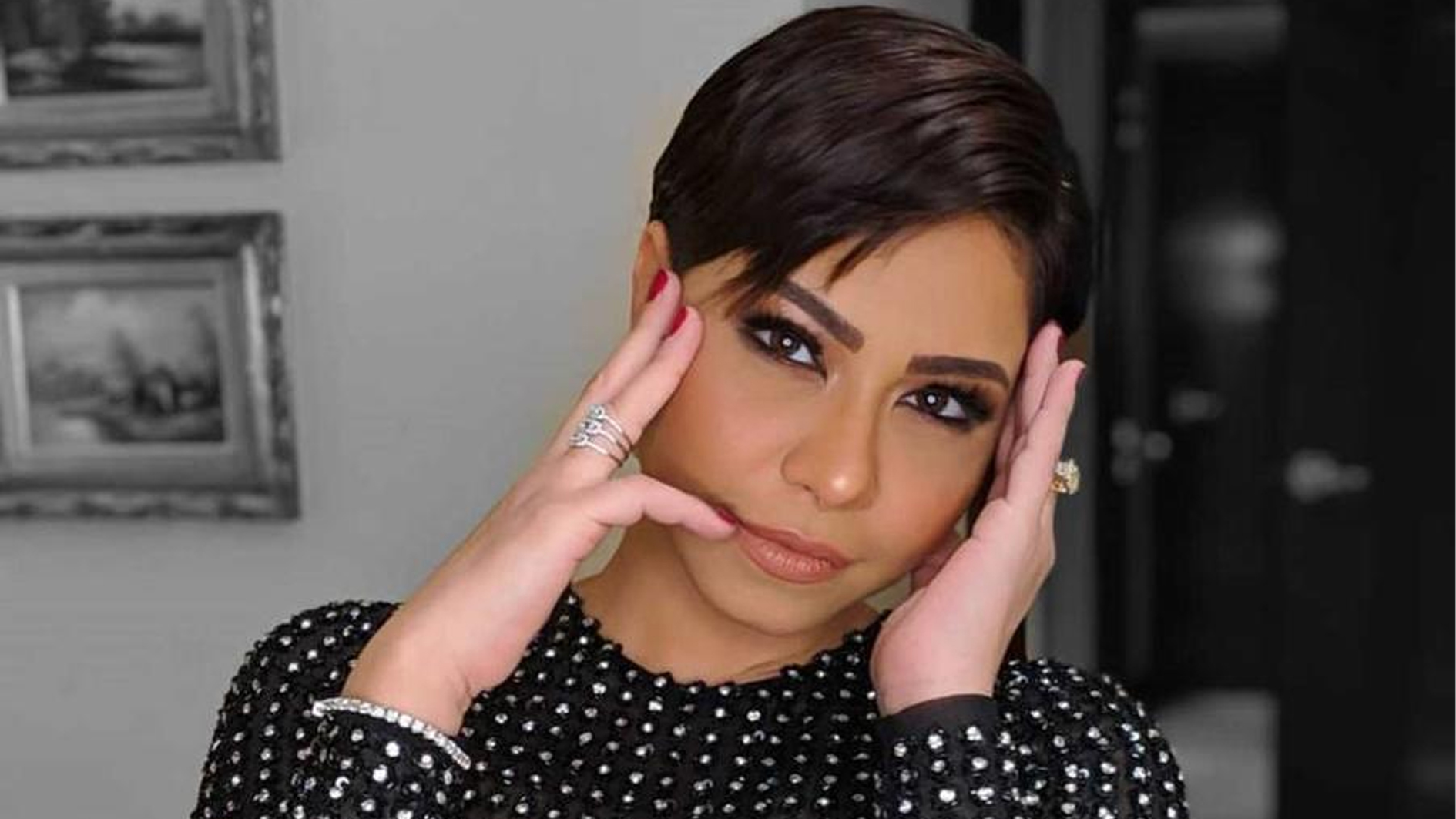 أزمة الفنانة شيرين عبد الوهاب تثير جدلاً واسعاً في مصر