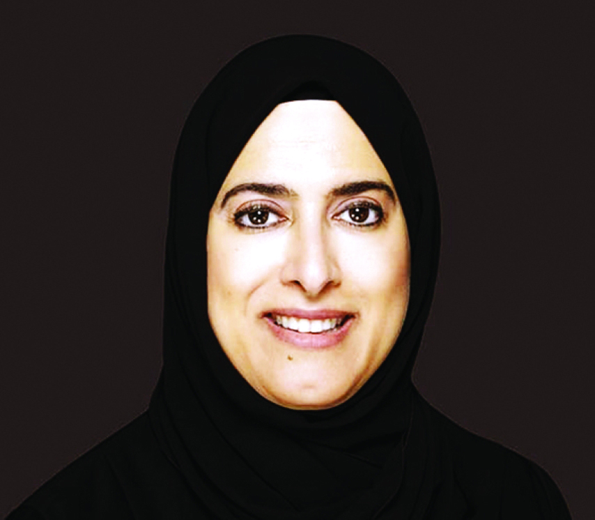 "عائشة الملا"