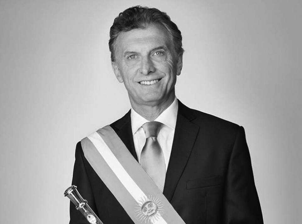 "2015 انتخاب المعارض ماوريسيو ماكري رئيساً للأرجنتين خلفاً لكريستينا كيرشنر"
