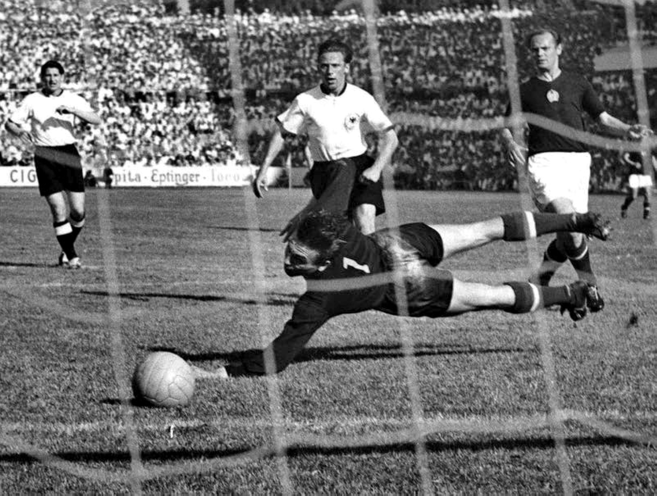 "هدف بوشكاش غير المحتسب  | أرشيفية"