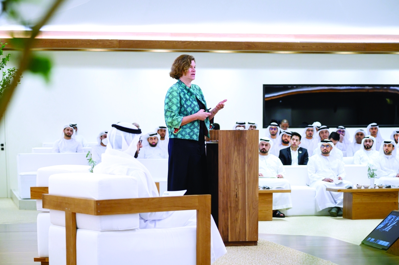 "ماريانا مازوكاتو متحدثة خلال المحاضرة"