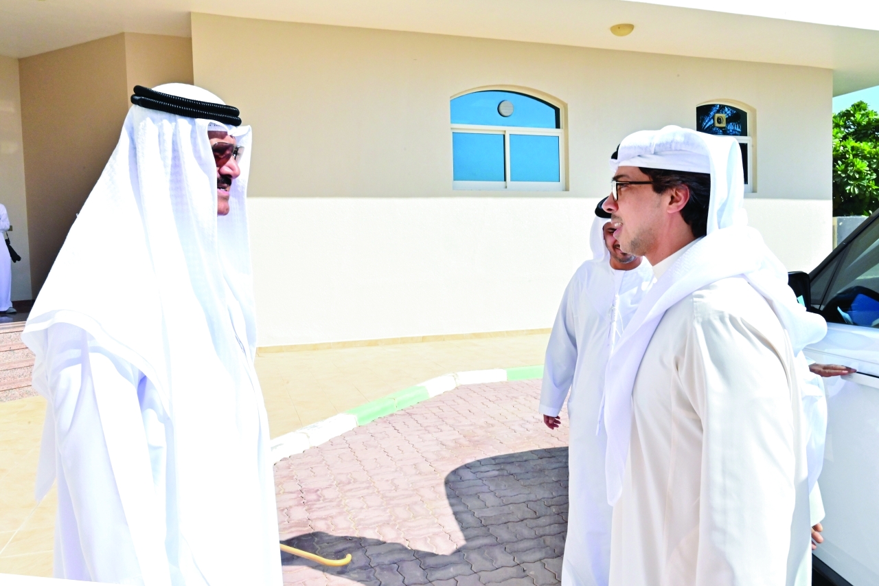 "منصور بن زايد متحدثاً إلى سلطان بن حمدان | وام"