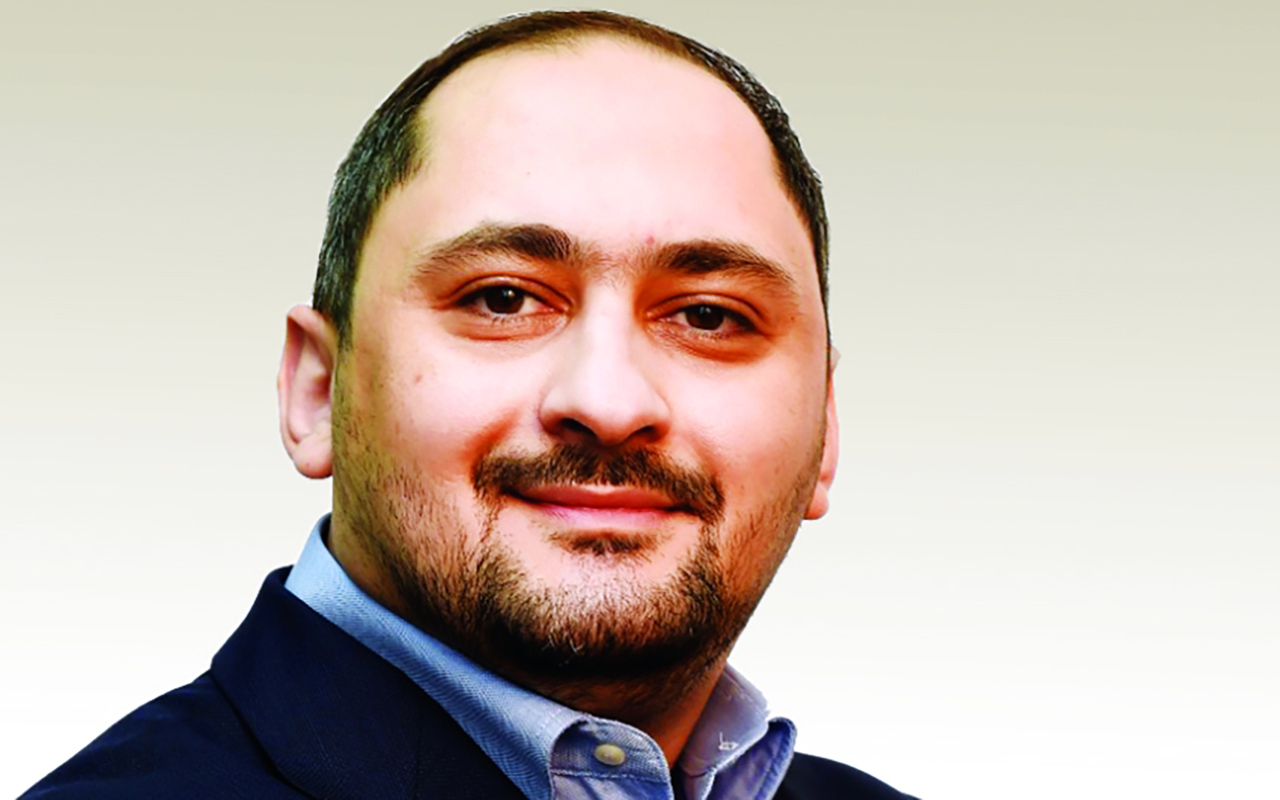 "عمار الدمني"