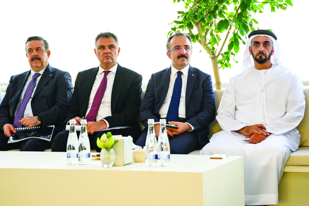 "سيف بن زايد والوفد المرافق لوزير الداخلية التركي"