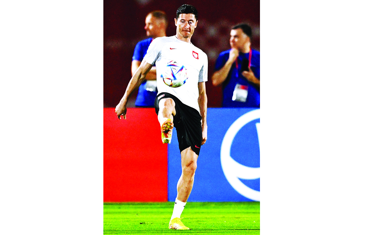 "ليفاندوفسكي أمل بولندا في التأهل | أف ب"