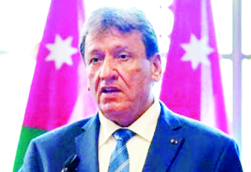 "وجيه عزايزة"