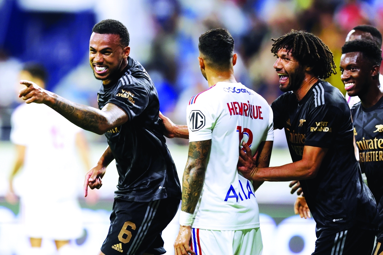 "فرحة لاعبي أرسنال تكررت 3 مرات   | تصوير: سالم خميس"