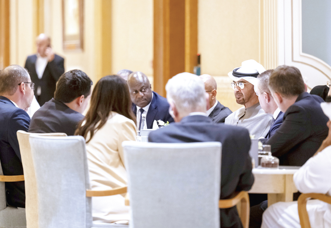 "رئيس الدولة خلال لقائه عدداً من مندوبي الدول الأعضاء في الأمم المتحدة"