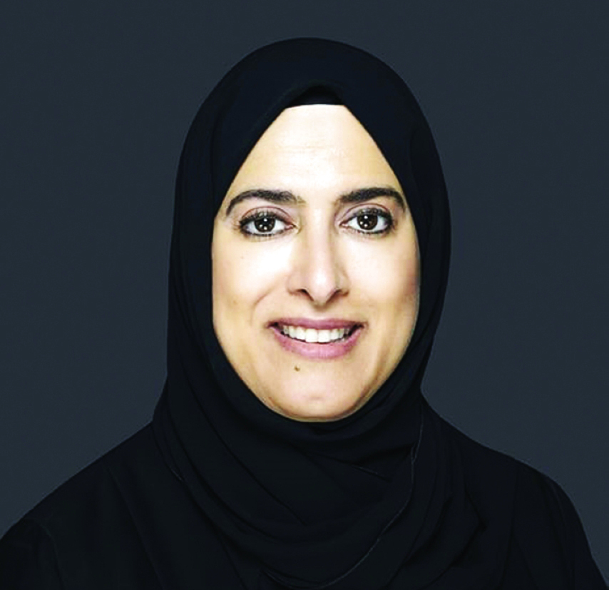 "عائشة الملا"