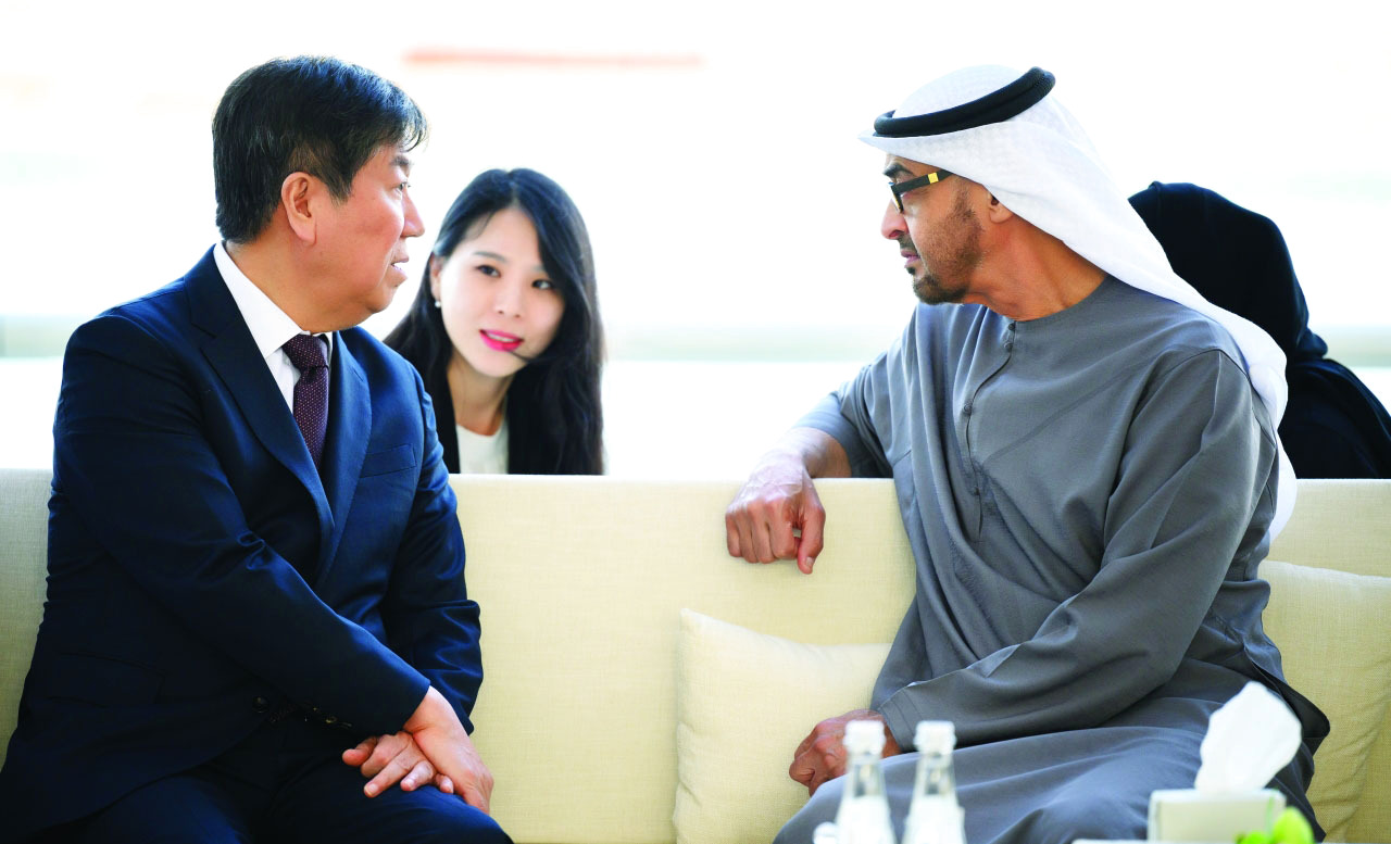 "سموه في حديث مع كيم دي كاي"