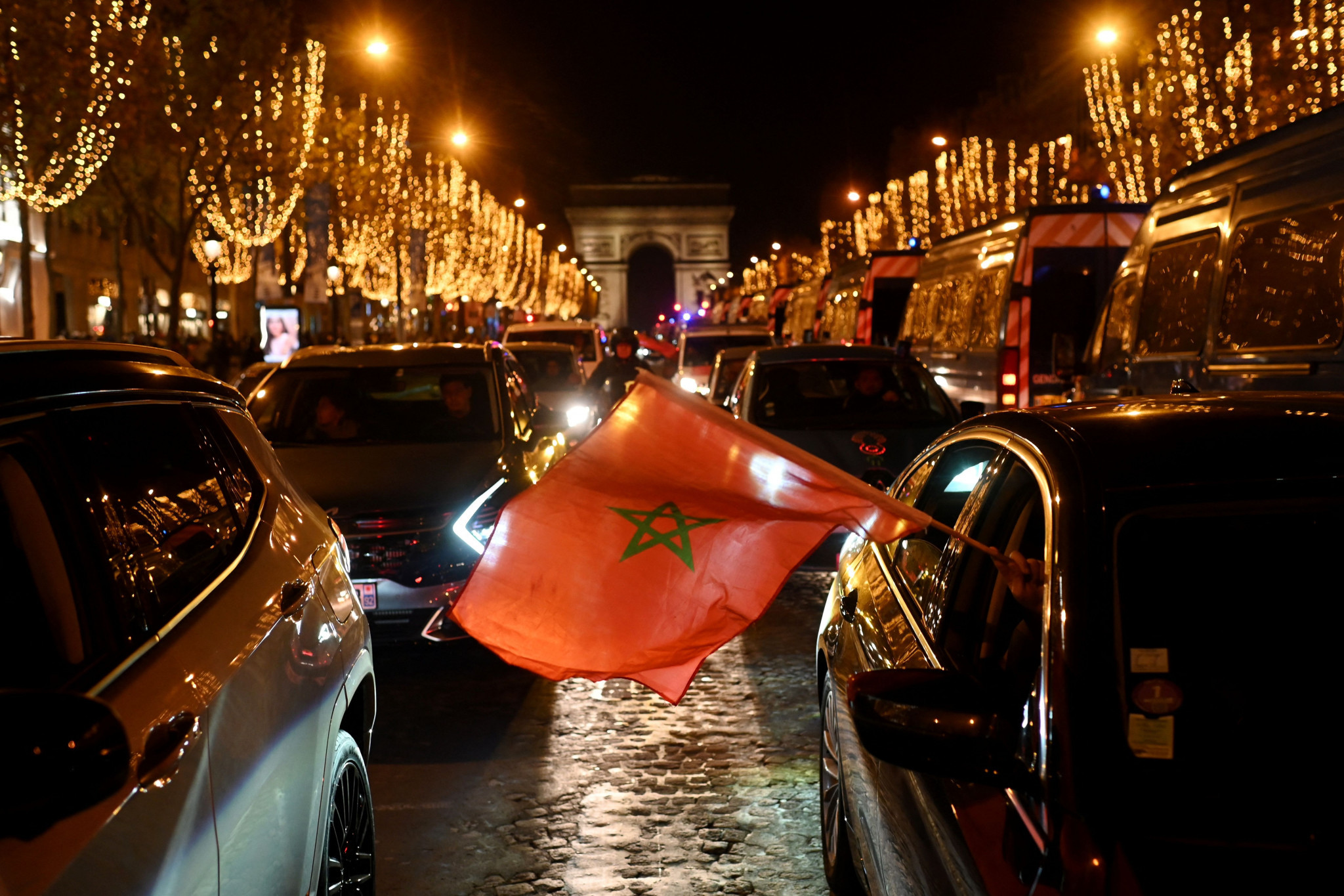 طوارئ في باريس.. إغلاق الشانزليزيه بسبب منتخب المغرب