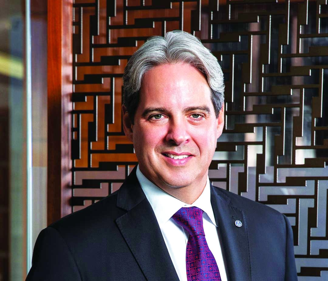 "غاي هاتشينسون"