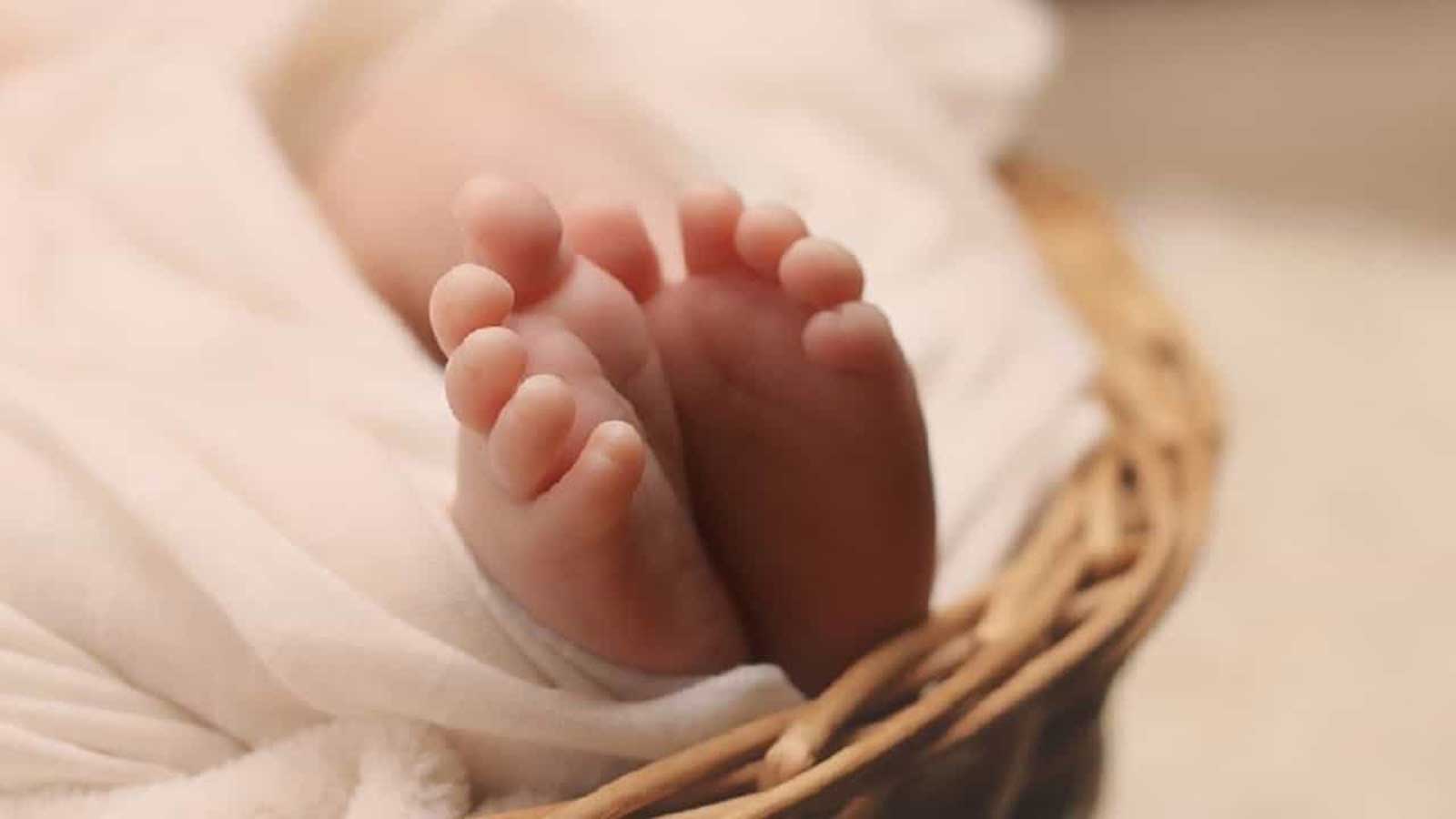 العثور على جثة رضيع بعد غرق زورق مهاجرين في اليونان