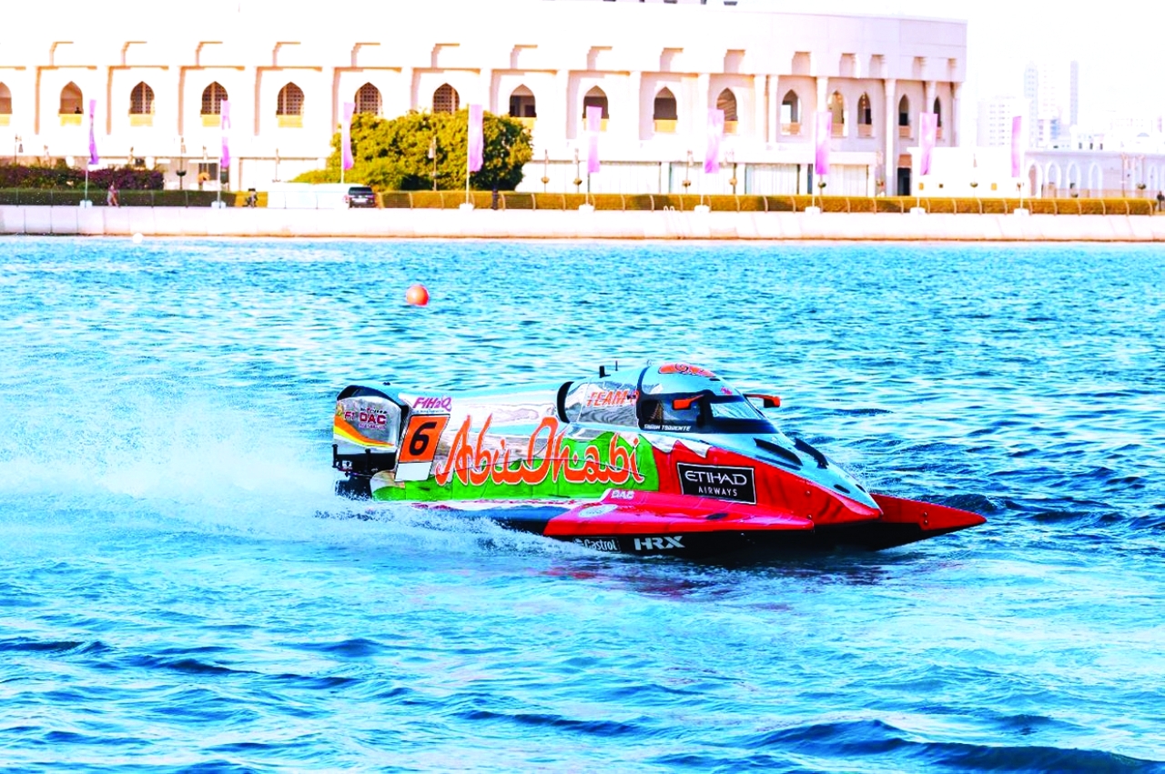 "«زورق أبوظبي 6» خلال المنافسات | البيان"
