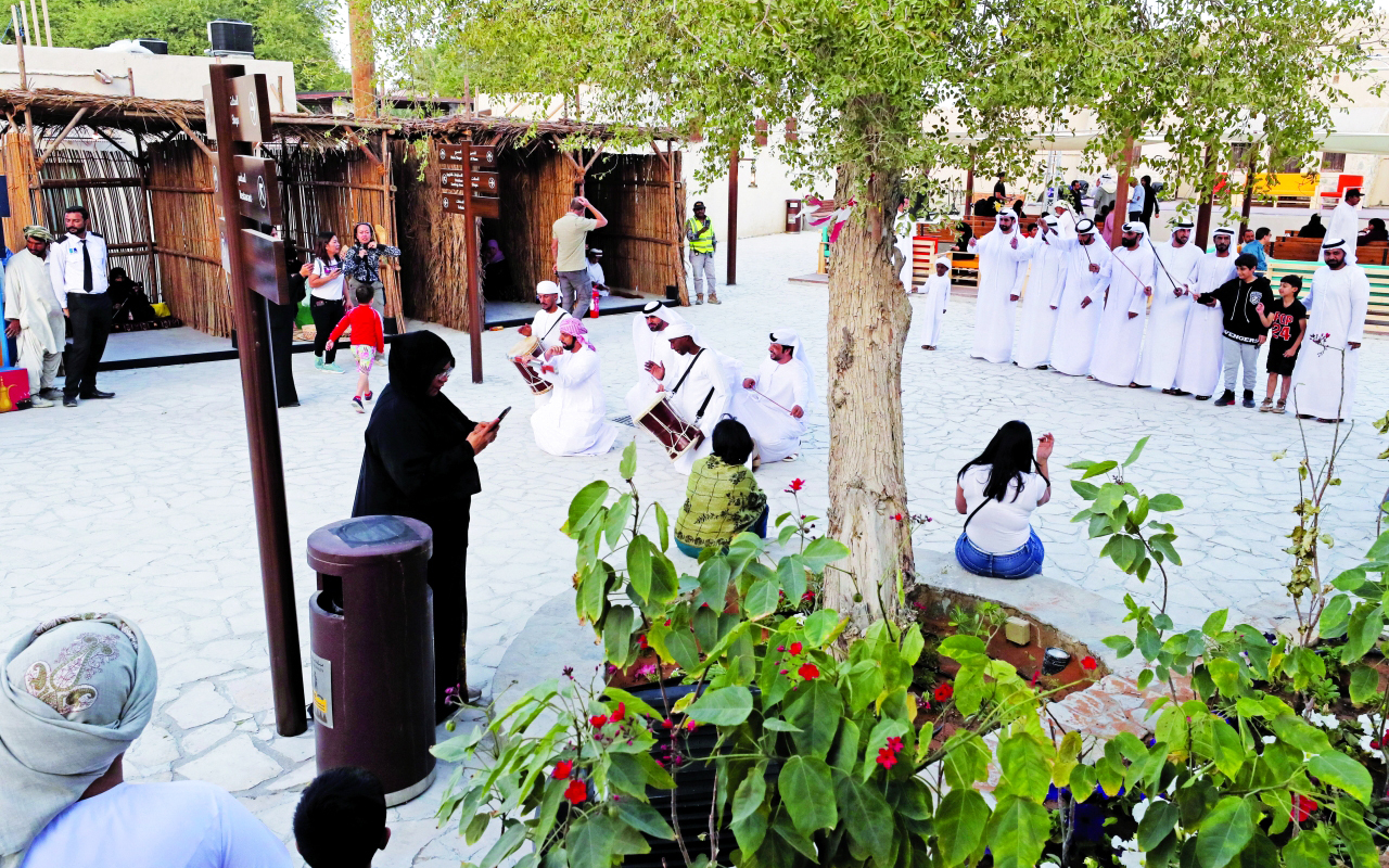 "فعاليات «ليالي حتا الثقافية» تضيء تاريخ المنطقة الحضاري وتقاليد وعادات أهلها   | تصوير: إبراهيم صادق"