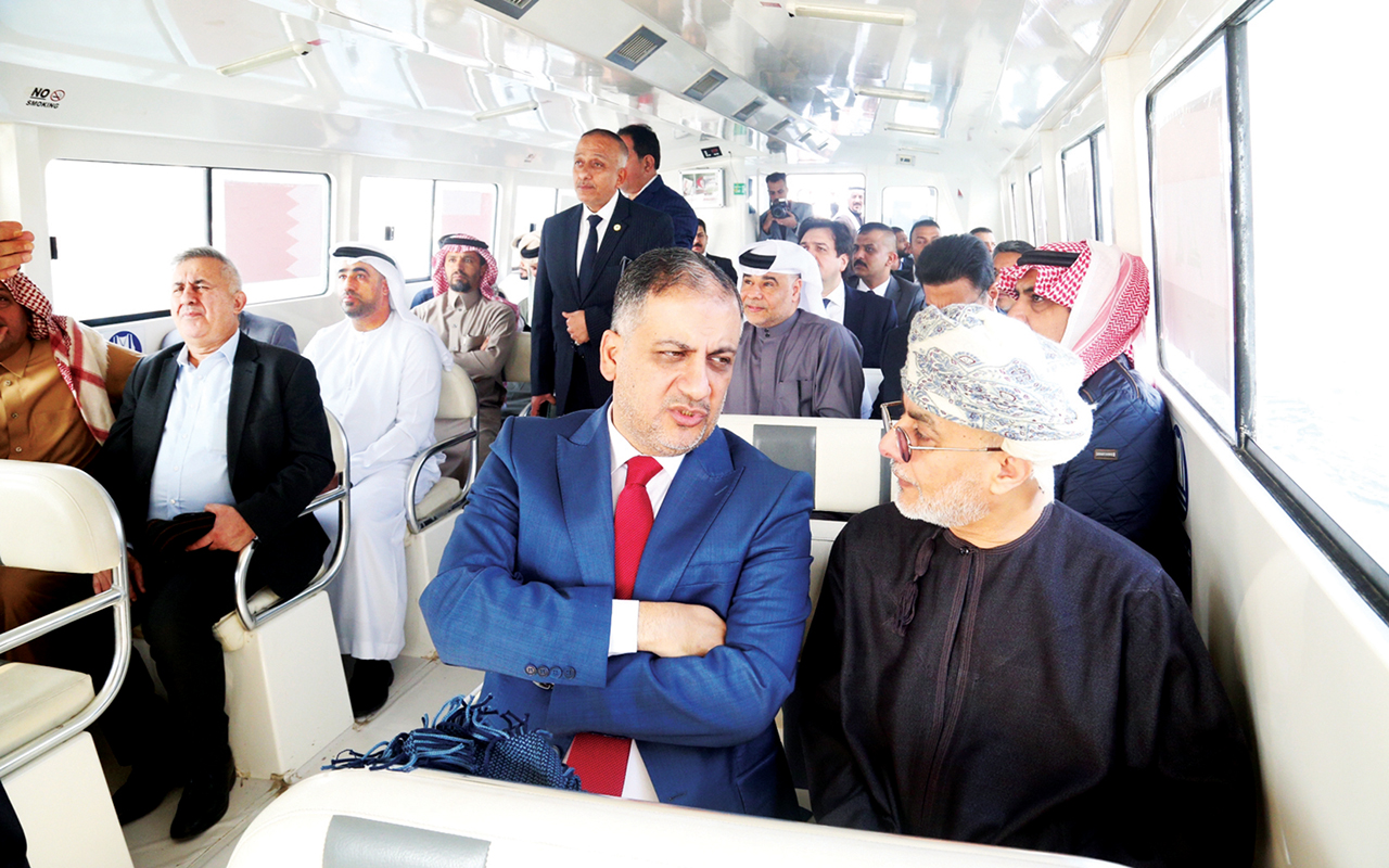 "السفراء في رحلة في شط العرب بالبصرة"