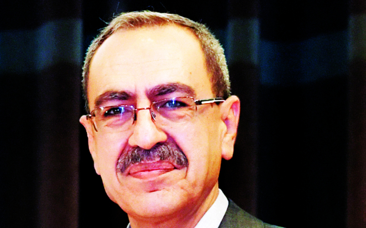 "إسلام أبو شكير: تخرج أدباء يحوزون المعرفة والوعي ويجمعون بين الموهبة والحماس"